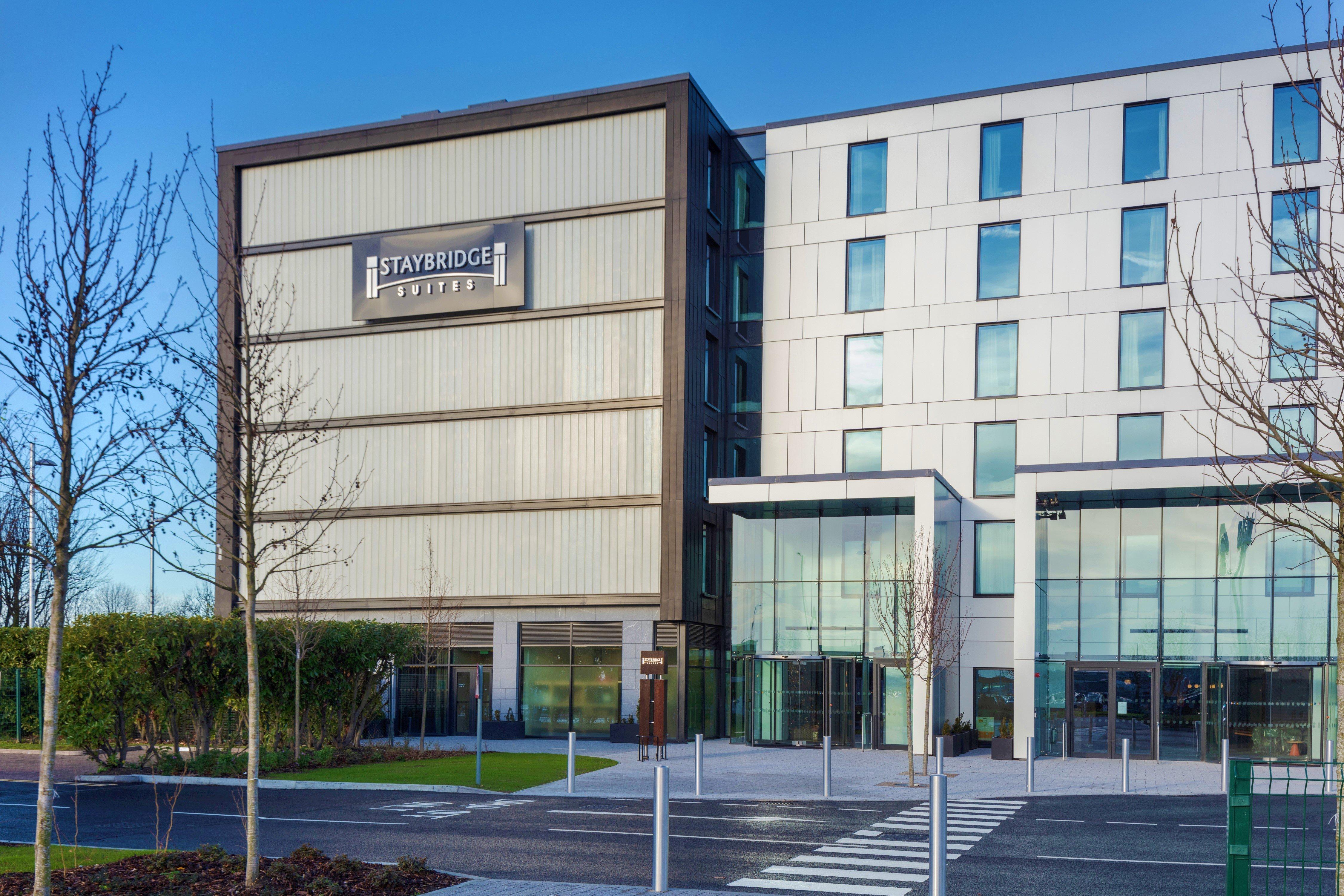 Staybridge Suites London Heathrow - Bath Road, An Ihg Aparthotel Hillingdon Eksteriør bilde
