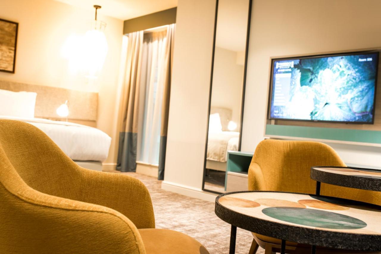 Staybridge Suites London Heathrow - Bath Road, An Ihg Aparthotel Hillingdon Eksteriør bilde