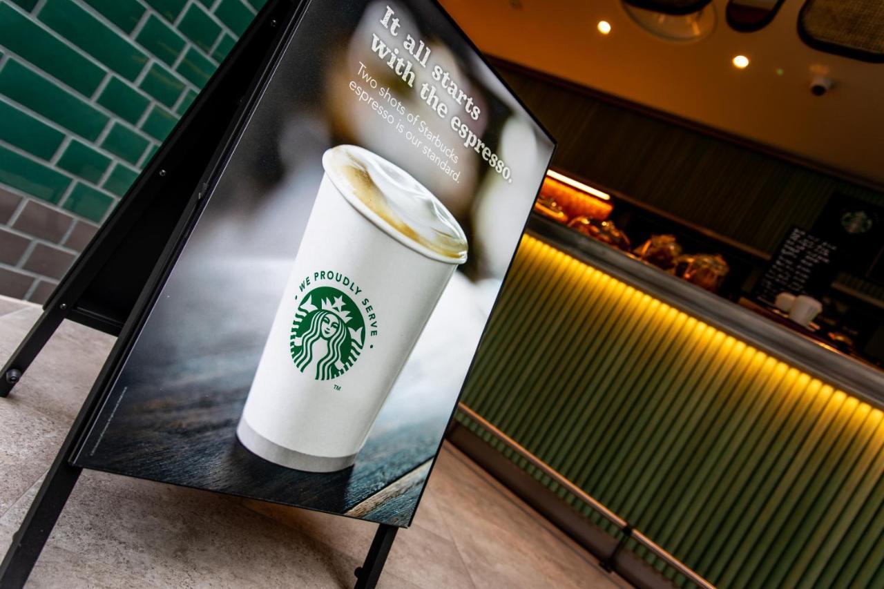 Staybridge Suites London Heathrow - Bath Road, An Ihg Aparthotel Hillingdon Eksteriør bilde