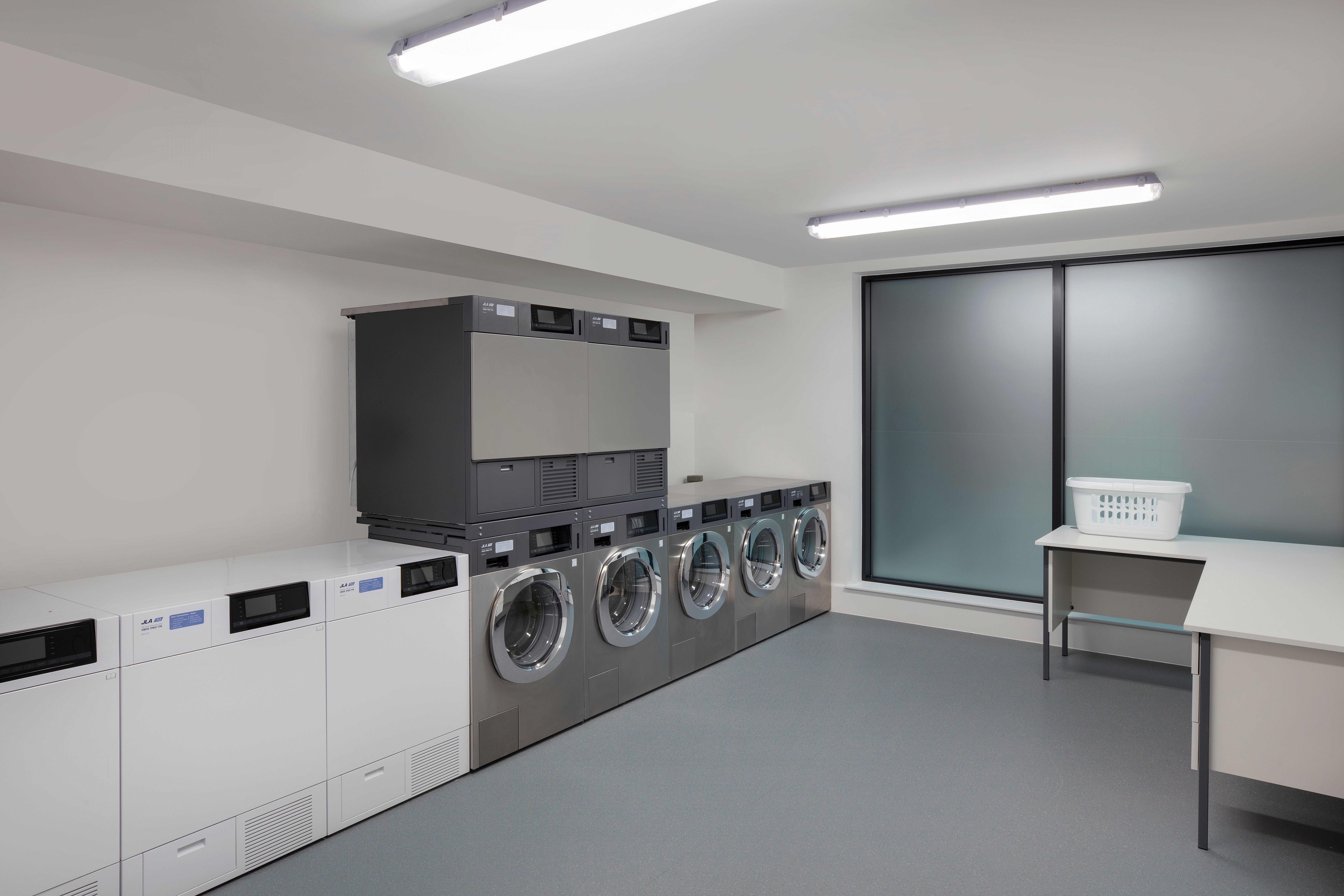 Staybridge Suites London Heathrow - Bath Road, An Ihg Aparthotel Hillingdon Eksteriør bilde