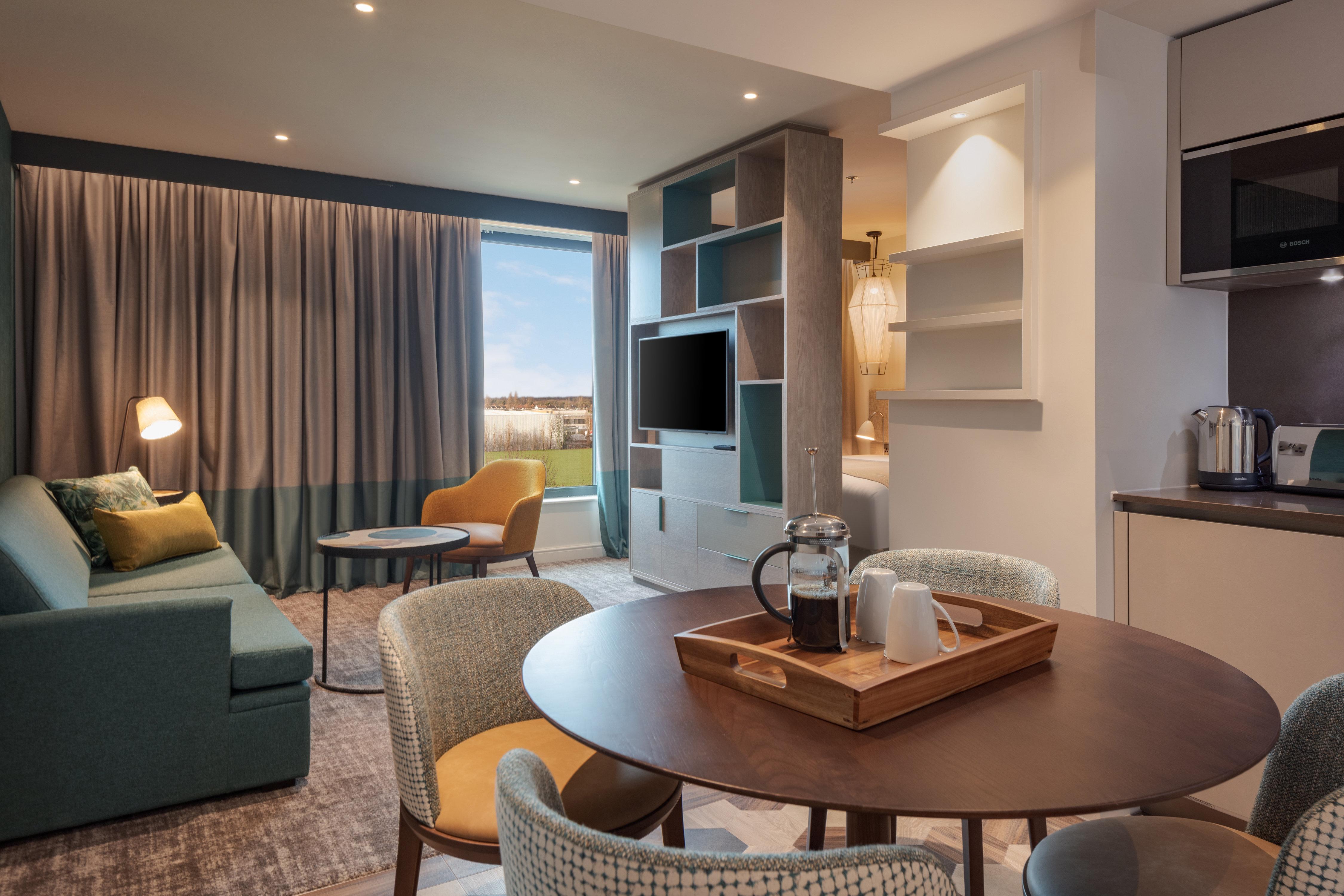Staybridge Suites London Heathrow - Bath Road, An Ihg Aparthotel Hillingdon Eksteriør bilde